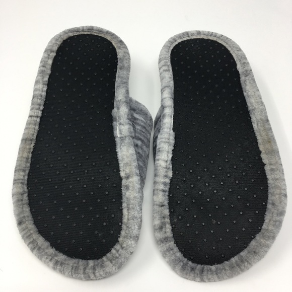 Pink Victoria’s Secret grey/white house slippers - Picture 4 of 4
